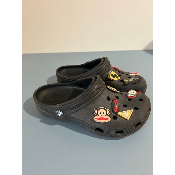 Crocs black womens size 7 mens size 5 including jibbitz - Picture 2 of 6
